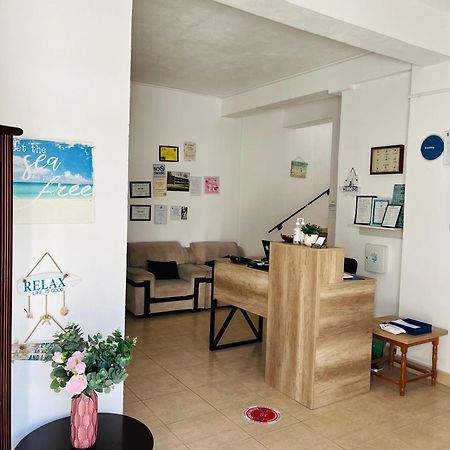 Perla Hotel Костинещи Екстериор снимка
