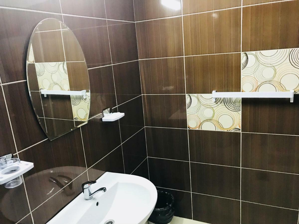 Perla Hotel Костинещи Екстериор снимка